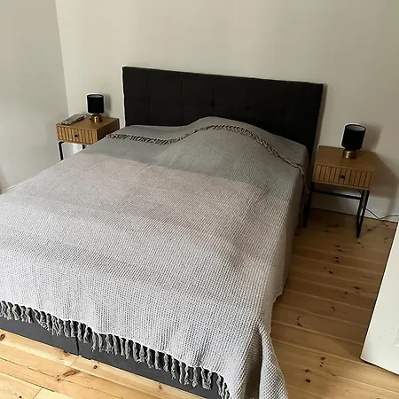 Linde18 Bed&desk Apartment *